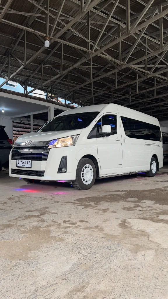 Sewa Hiace Premio Bandung